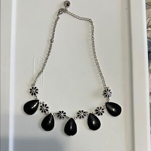 ELiz Claiborne’s Silver and Black Teardrop Statement Necklace